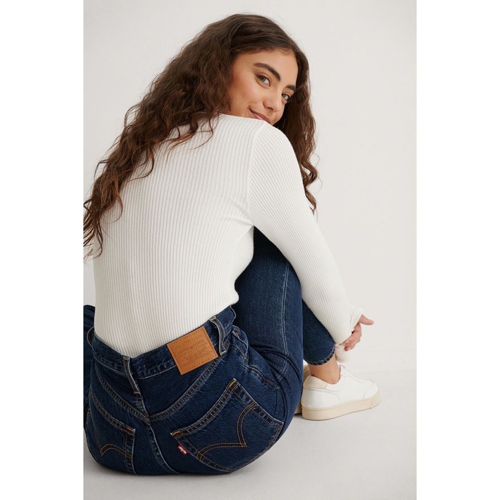 Levi's® Premium RIBCAGE STRAIGHT ANKLE JEANS - Picture 13 of 15